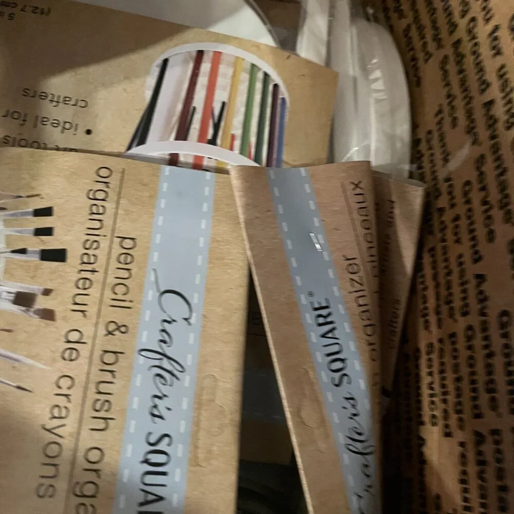 Makeup Brush Holder  (Lot of 20!)  Each Holds‎ 40 Brushes!  (NEW)